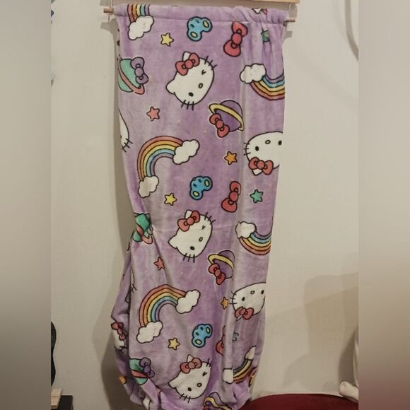 Hello Kitty Purple Cloud Rainbow Throw Blanket - Picture 4 of 7